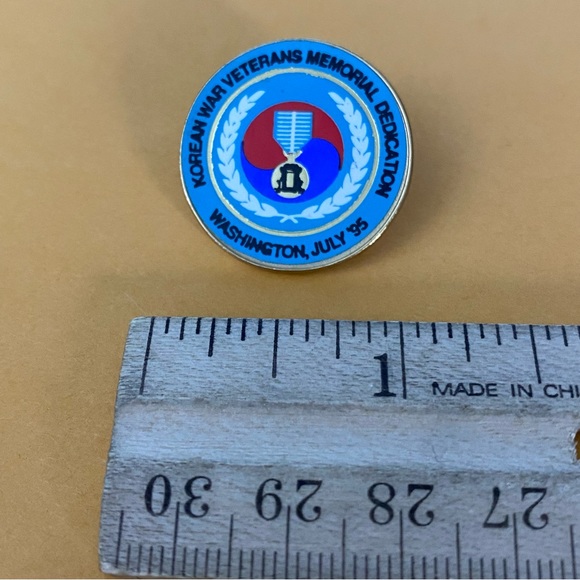 Korean War Veterans Memorial Dedication 1995 Washington DC Lapel Hat Pin M21 - Picture 3 of 3